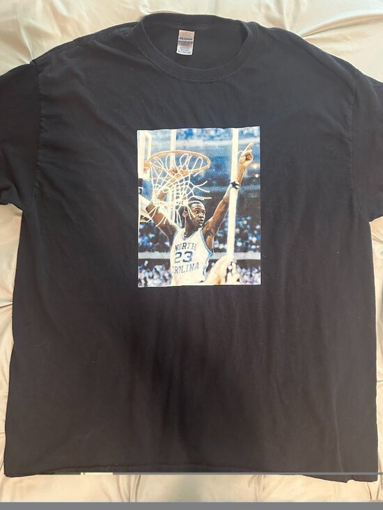 Gildan Other - Gildan Black T-Shirt Size XL Michael Jordan UNC Image